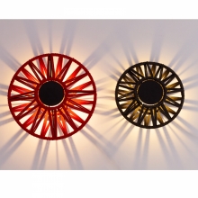 LED-Wandleuchten in zwei Größen in Rot und Schwarz