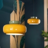 Bunte Design-Lampe mit farbigem Glasschirm
