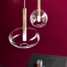 Zierliche Hngelampen mit ovalem und mit rundem Glas