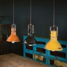 Fabriklampen in gelber, oranger und schwarzer Vintage-Keramik
